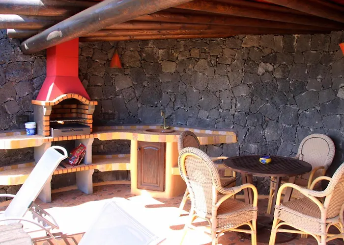 Lava - Sauna, Beheizter Pool, Traumhafter Meerblick, Billiard, Tischtennis Appartement *