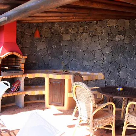 Lava - Sauna, Beheizter Pool, Traumhafter Meerblick, Billiard, Tischtennis Appartamento *